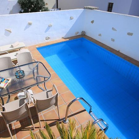Villa Radamanthis Sívas エクステリア 写真