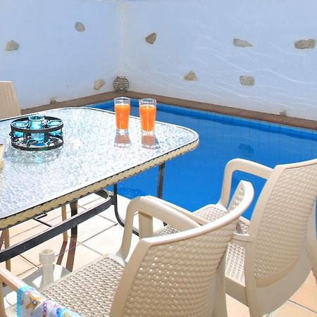 Villa Radamanthis Sívas エクステリア 写真