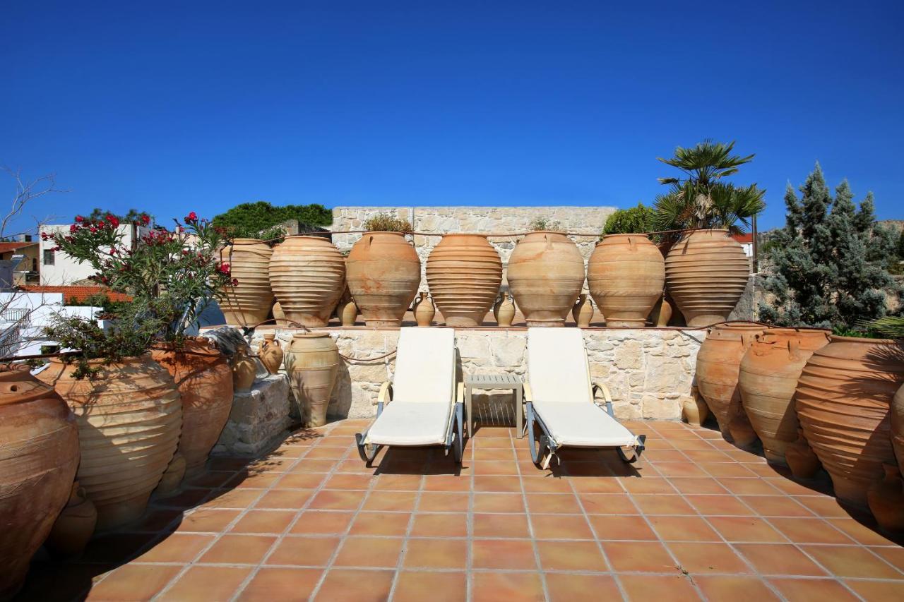 Villa Radamanthis Sívas エクステリア 写真
