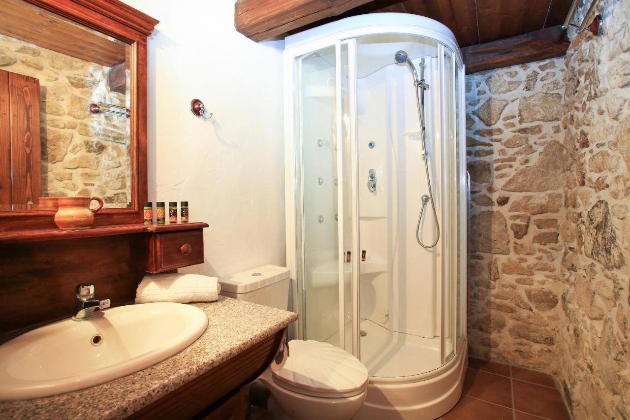 Villa Radamanthis Sívas エクステリア 写真
