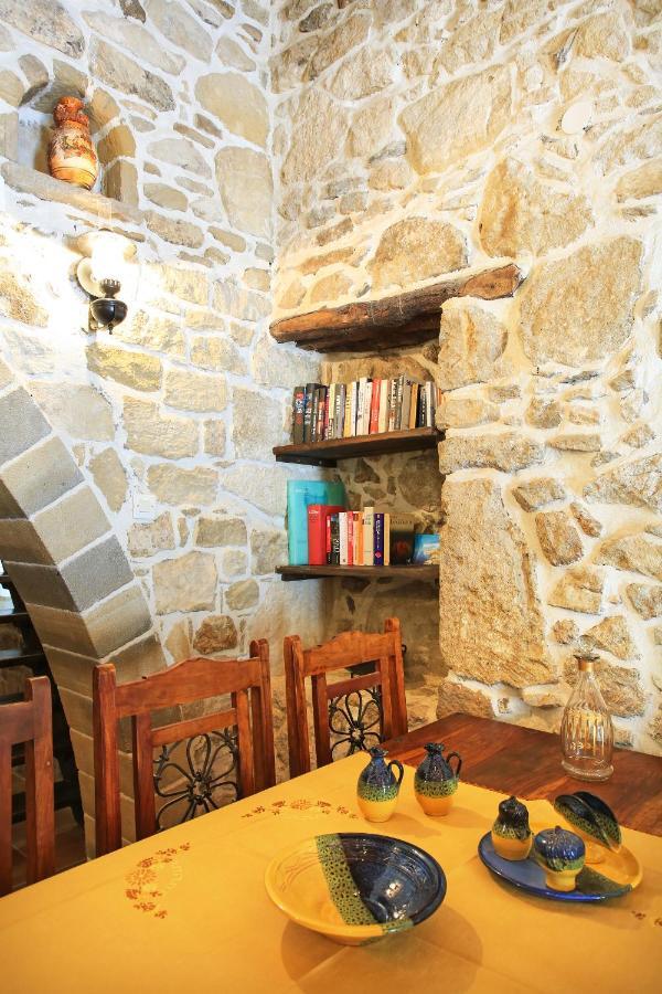Villa Radamanthis Sívas エクステリア 写真