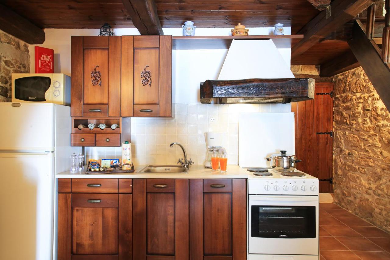 Villa Radamanthis Sívas エクステリア 写真