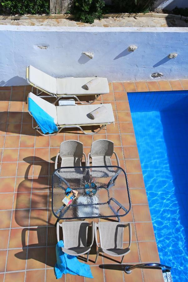 Villa Radamanthis Sívas エクステリア 写真