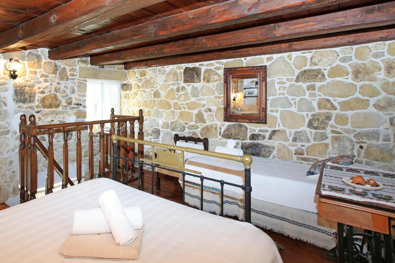 Villa Radamanthis Sívas エクステリア 写真